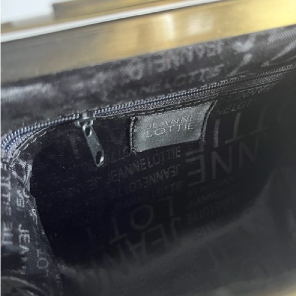 Fabulous NWT Jeanne Lottie ‘Croc’ Handbag With Detachable Chain Strap. - Picture 9 of 9